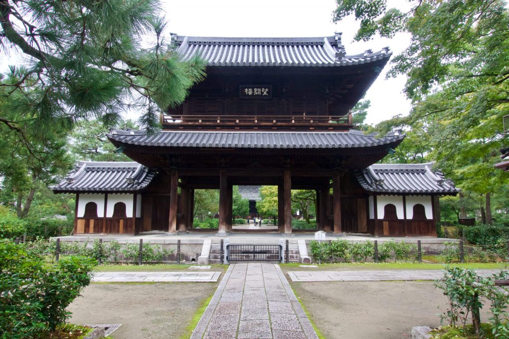 建仁寺入り口